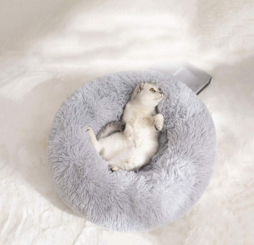 Fausse fourrure luxueuse offre chaleur douce et sensation cocooning.