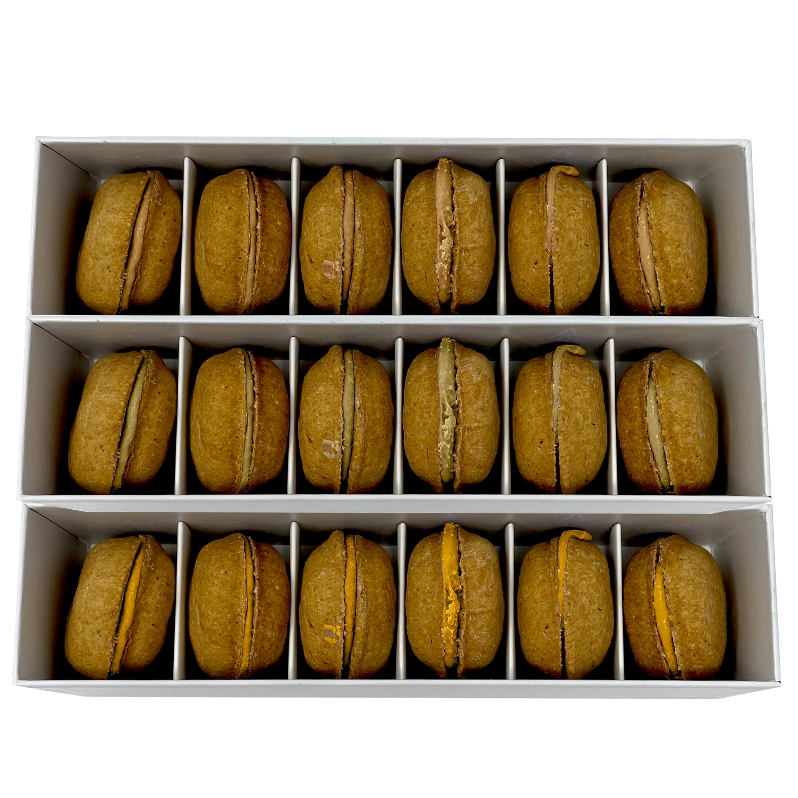 Bonne et Filou macarons chien fromage, idée cadeau pour fête.