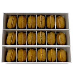 Bonne et Filou macarons chien fromage, idée cadeau pour fête.