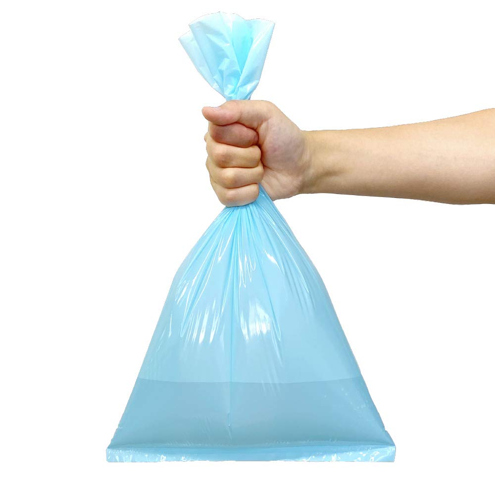 Utilisation rapide des sacs BOS : nouez facilement pour contenir couches et matières odorantes.