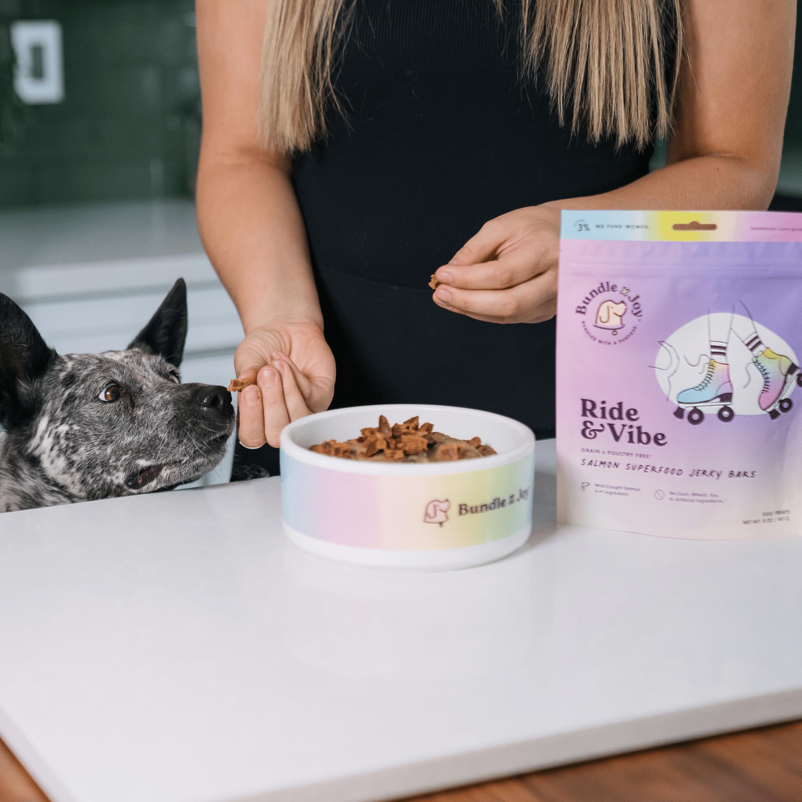 Ingrédients naturels affichés: bleuets et chia pour un goût appétissant