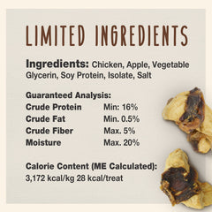 Cadet friandises enveloppées, gros plan sur poulet et pomme aromatiques.