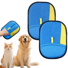 Gants CAIBAO anti-poil sur canapé et vêtements pour un nettoyage rapide.