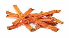 Caledon Farms frites patate douce – chien dégustant, friandise savoureuse pour encourager les bonnes actions.