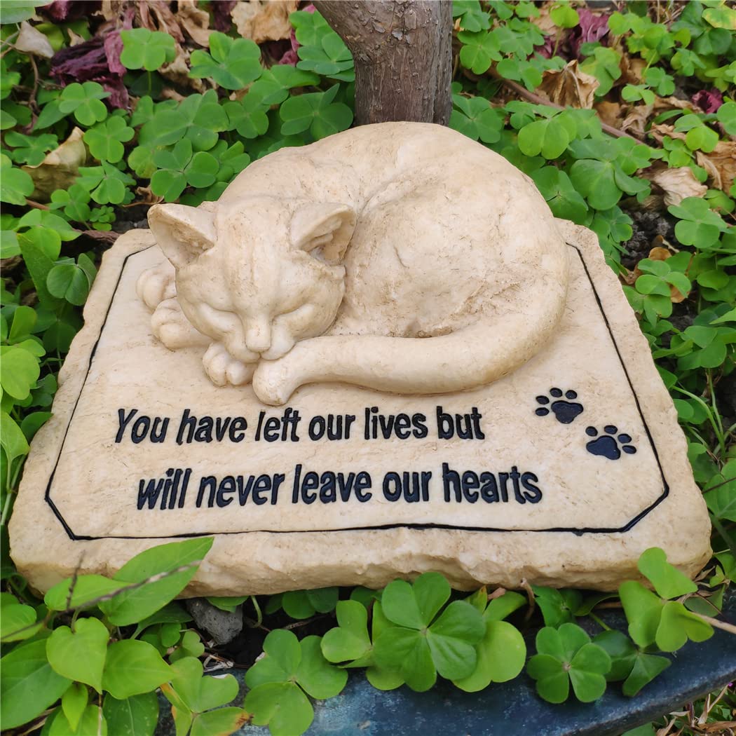 Carchistan pierre mémorial chat endormi sur le sommet, idéal jardin ou patio extérieur.