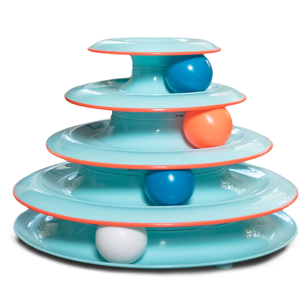 Catstages Chase Meowtain montre les quatre niveaux avec boules tournantes pour stimuler l’activité du chat