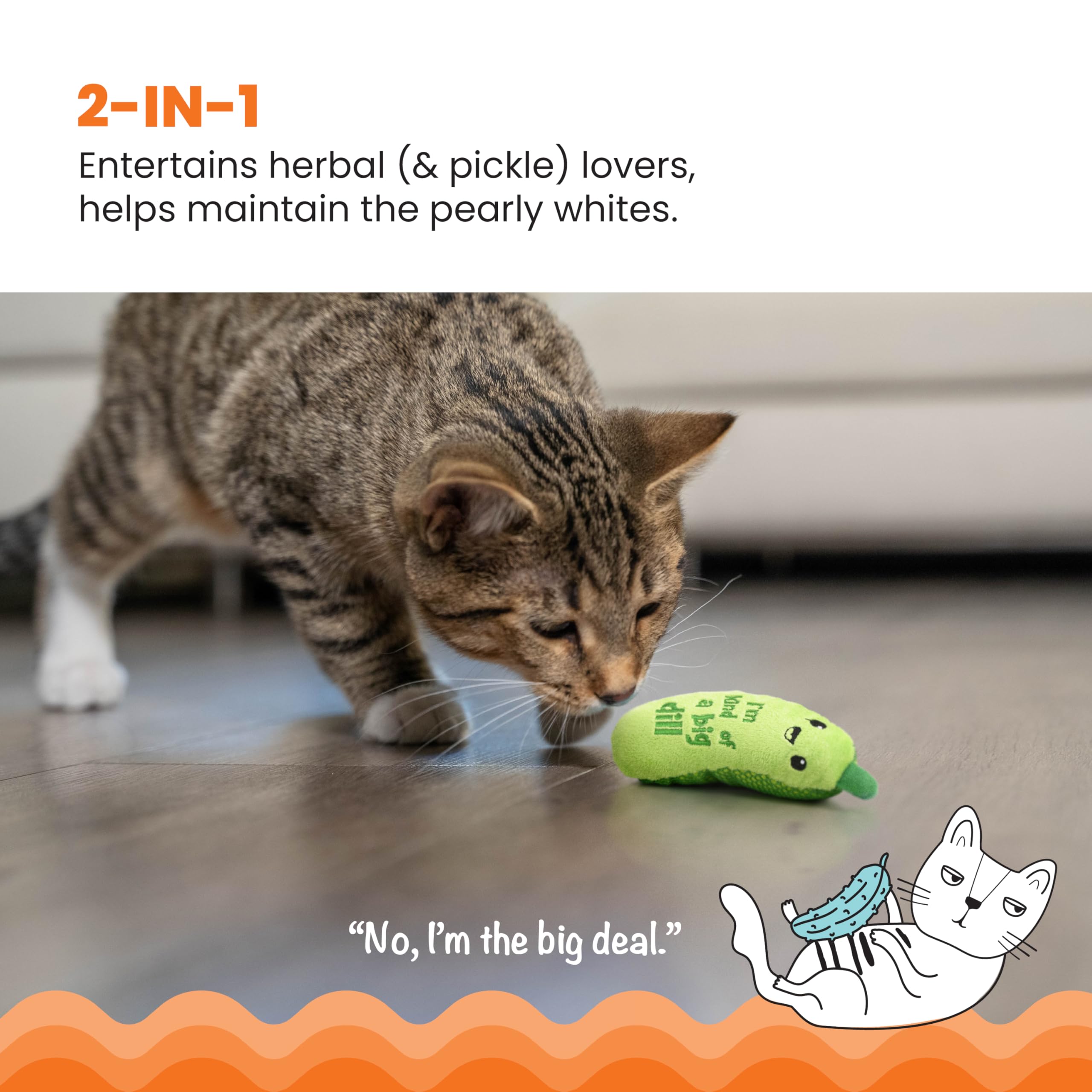 Catstages croquant cornichon peluche avec herbe à chat intégrée pour jeux prolongés.