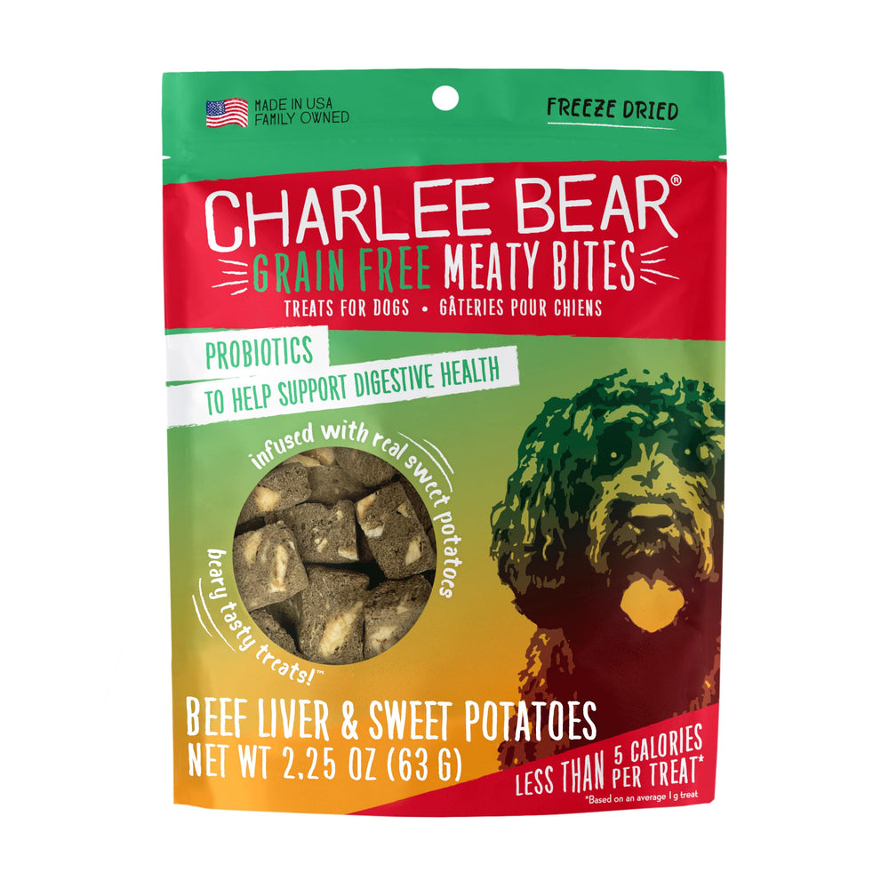Friandise Charlee Bear au foie de bœuf et patate douce, idéale pour l'entraînement.