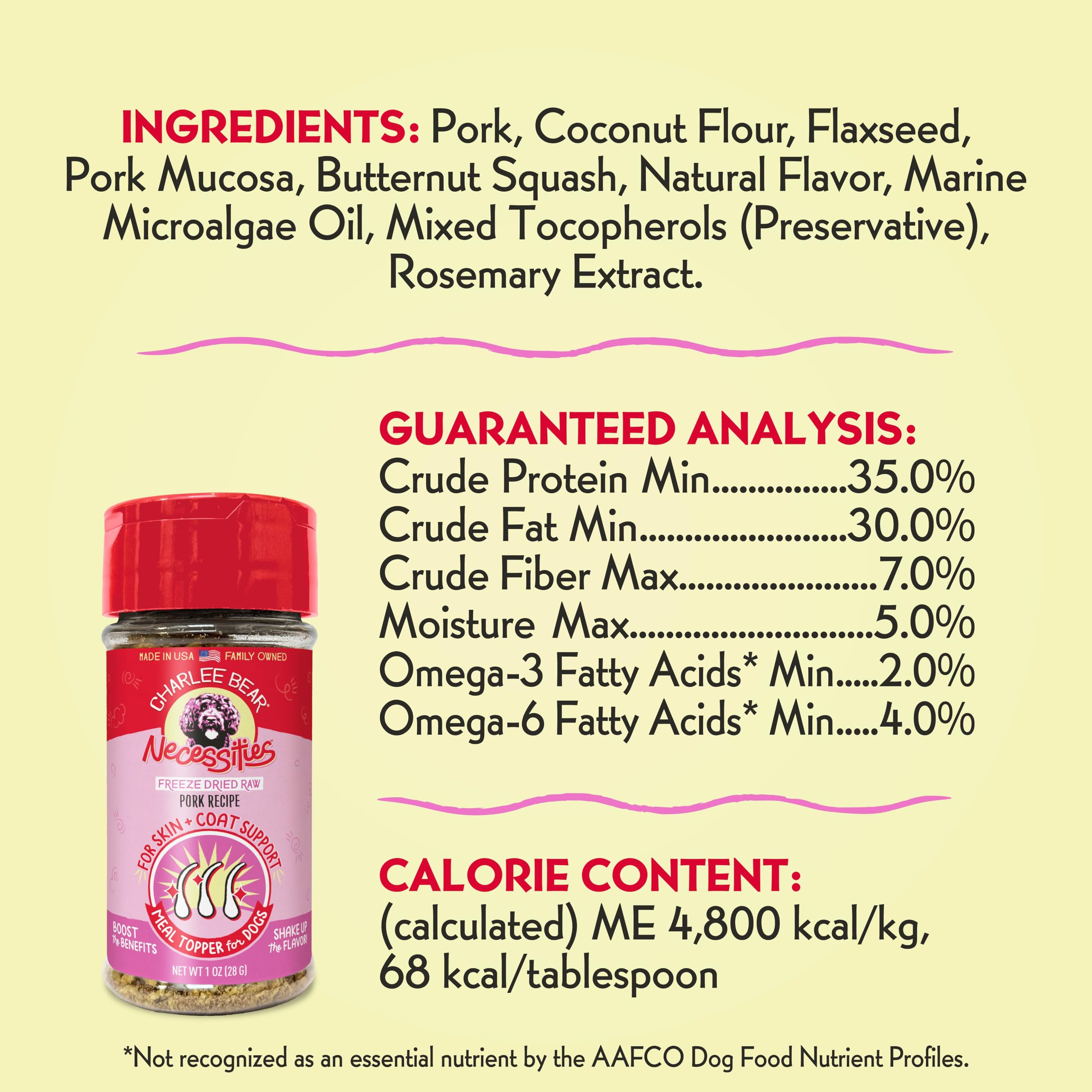 Versez facilement Charlee Bear Necessities sur la nourriture du chien.
