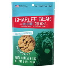 Sachet refermable Charlee Bear Original Crunch au fromage et œuf, pratique au quotidien.