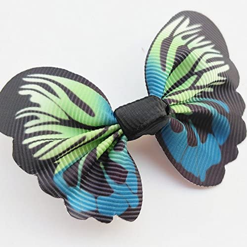 Accessoire chien nœud papillon avec clip polyvalent pour occasions.