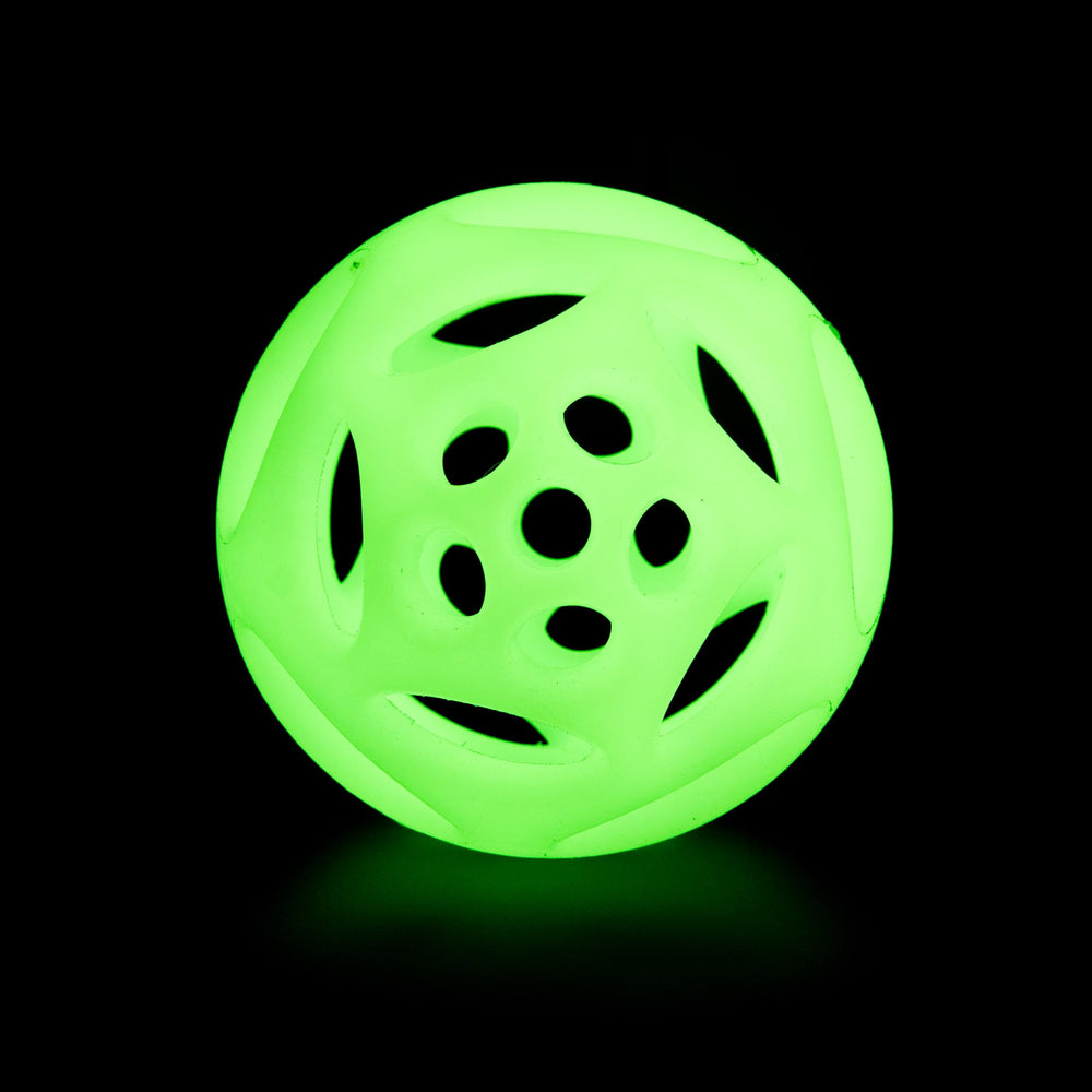 Balle Chew King avec maillage offrant rebond réactif pour le jeu.