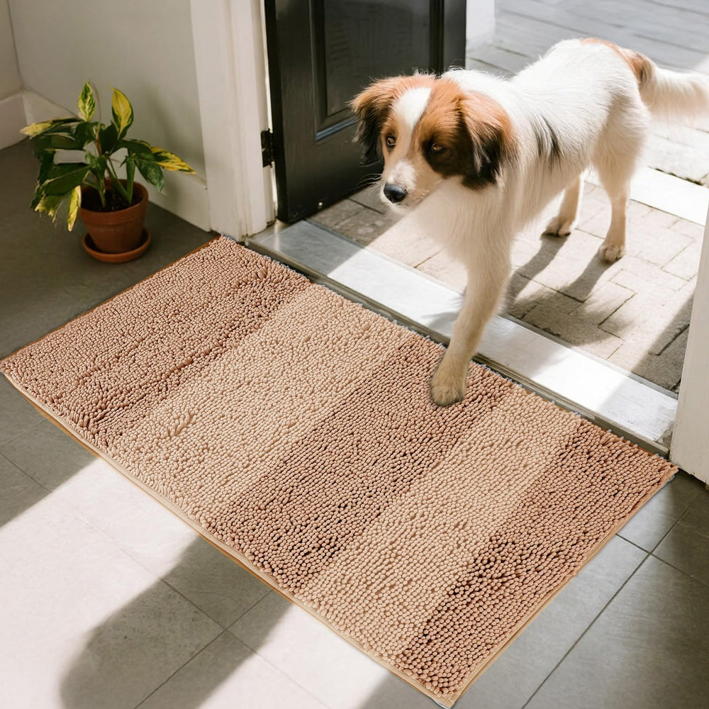 Utilisation polyvalente du tapis porte-chien ChgLiPets dans la salle de bains.