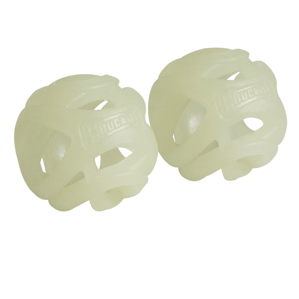 Chuckit Air Glow Ball avec design maillage favorisant l'aération pendant le jeu.