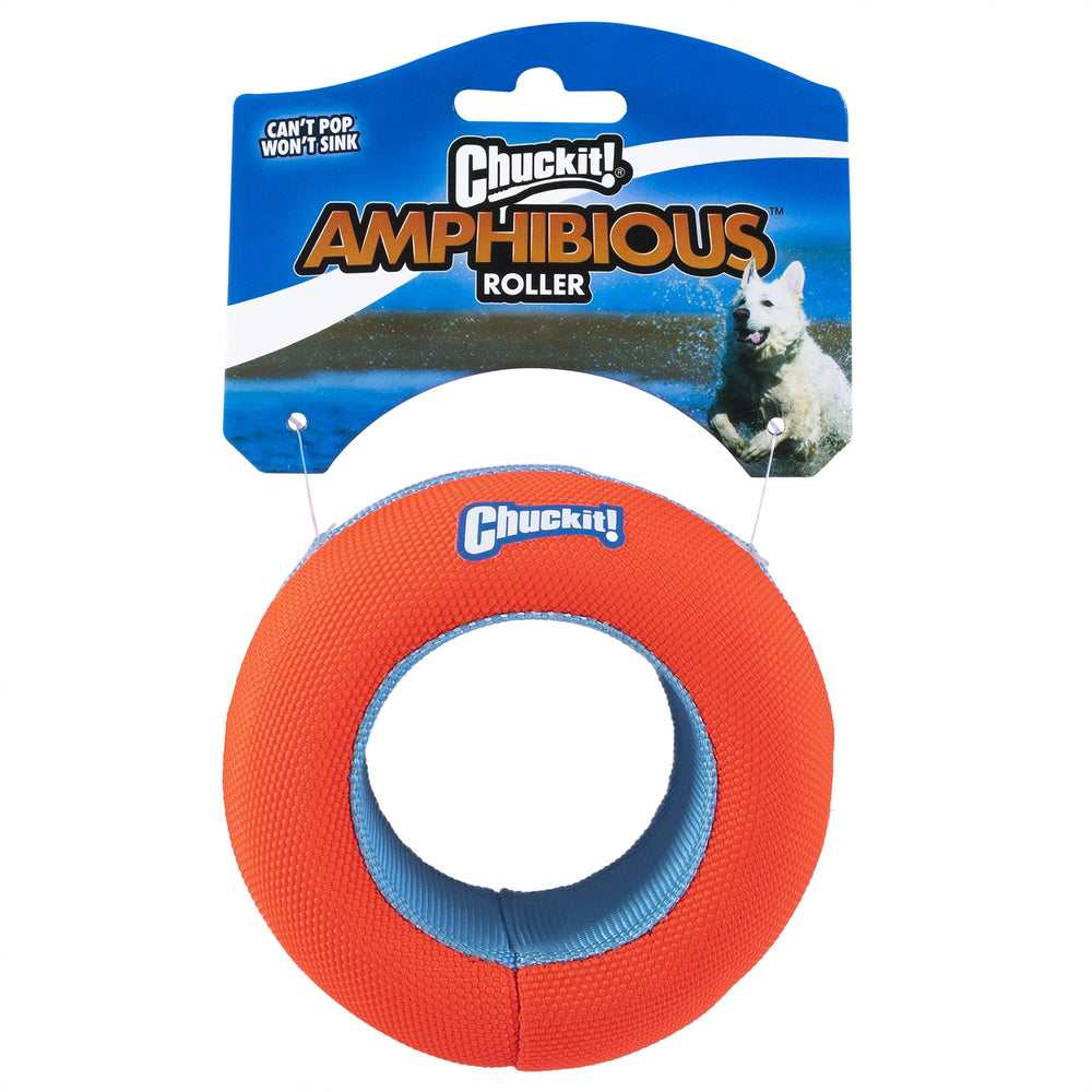 Chuckit Amphibious Roller flotte à la surface, idéal pour fetch aquatique.