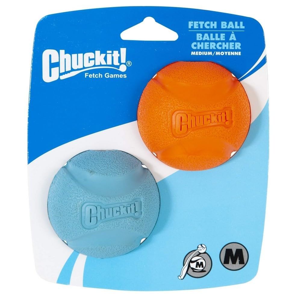 Balle Chuckit moyenne 2,5 po prête pour le jeu extérieur avec rebond élevé.
