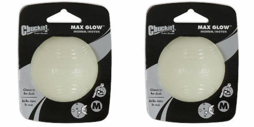 Boule Chuckit Max Glow moyenne pour lancers nocturnes, visibilité améliorée.