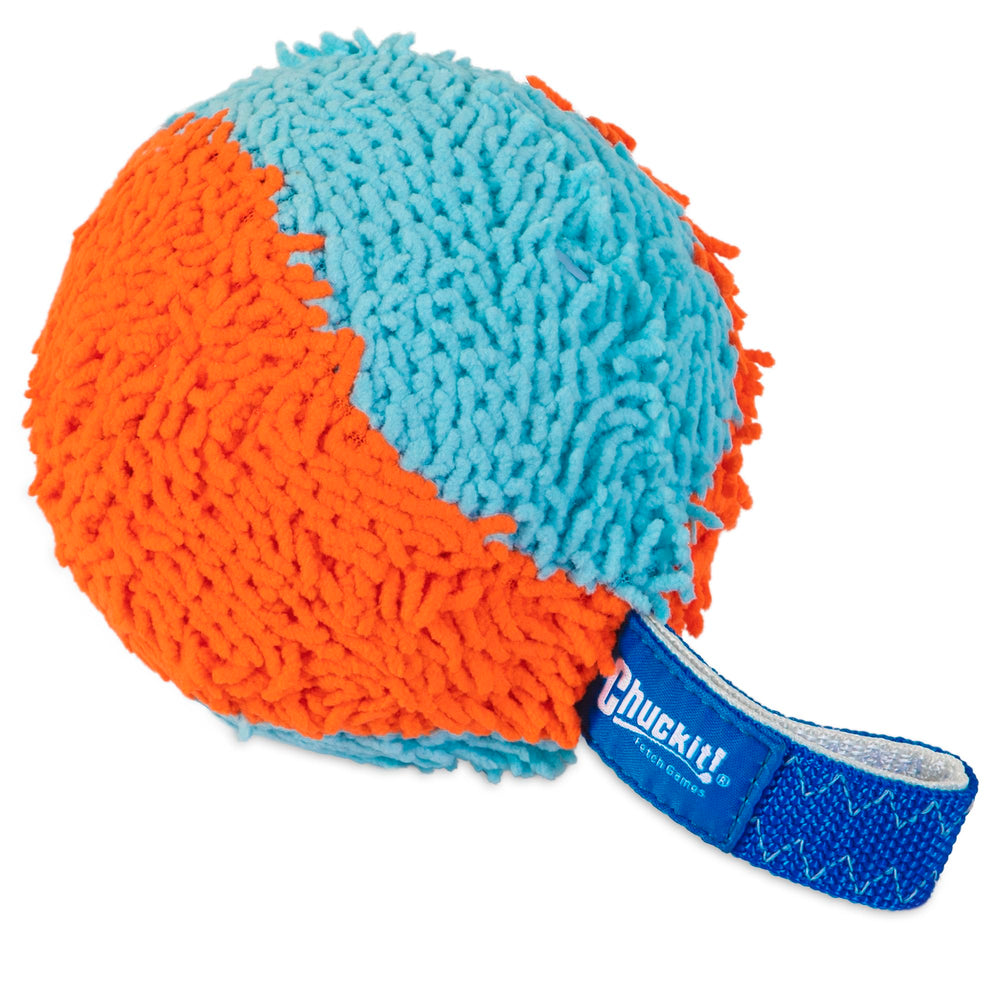 Idéal pour petits chiens et chiots grâce à ce Shaker intérieur Chuckit!