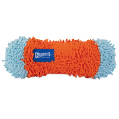 Revêtement en chenille douce du Chuckit! Tumble Bumper pour un jeu confortable.
