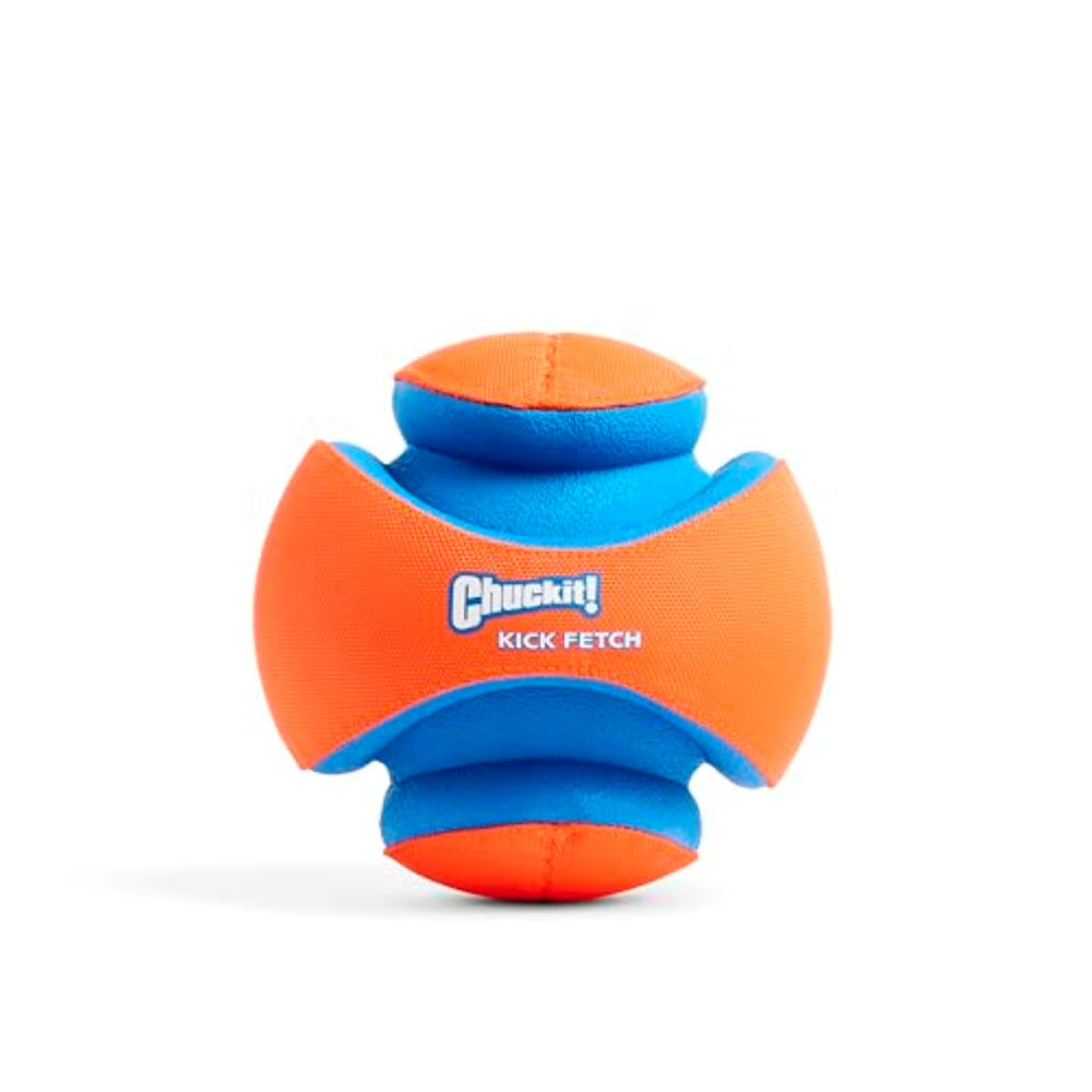 Chuckit! Kick Fetch Ball flotte dans l'eau pour une récupération facile.
