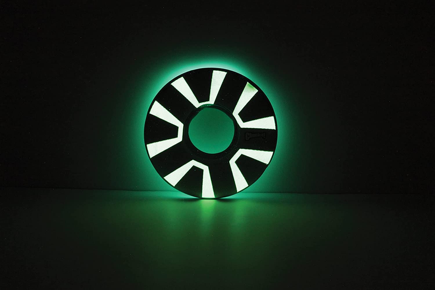 Chuckit! Zipflight disque moyen prêt à lancer avec précision.