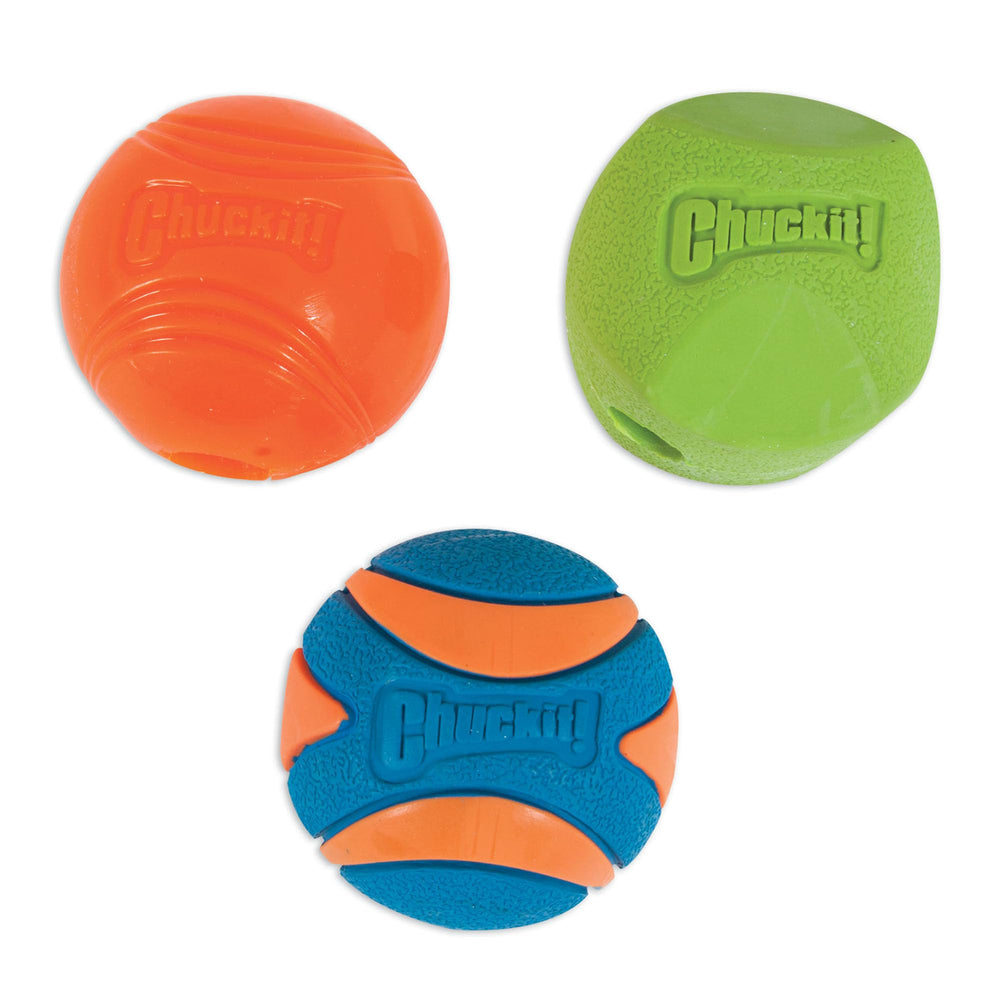 Balle Chuckit Ultra couineuse pour jeux en plein air et bonds.