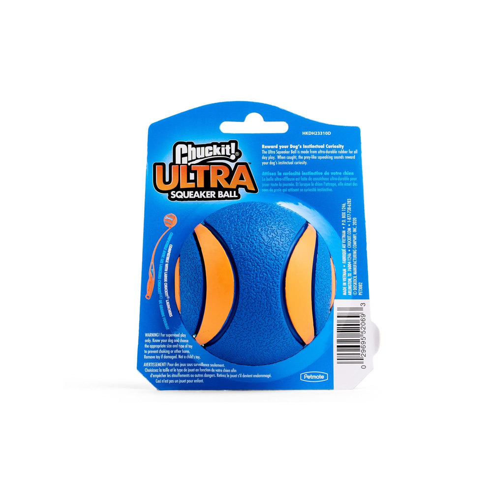 Balle Chuckit Ultra Siffleuse flotte sur l’eau pour les jeux aquatiques.