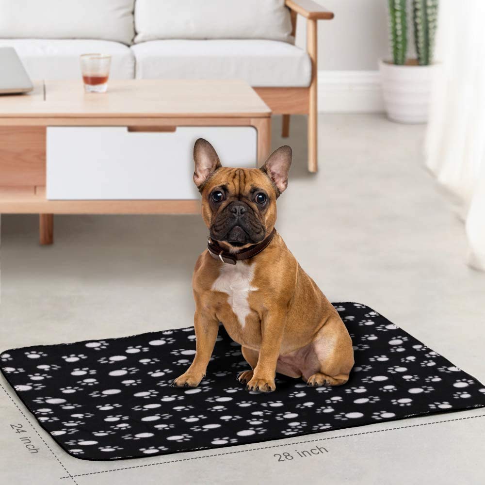 Couverture Comsmart chien patte blanche, texture douce et confortable.