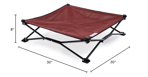 Utilisation extérieure pratique avec le lit Coolaroo et son confort durable.