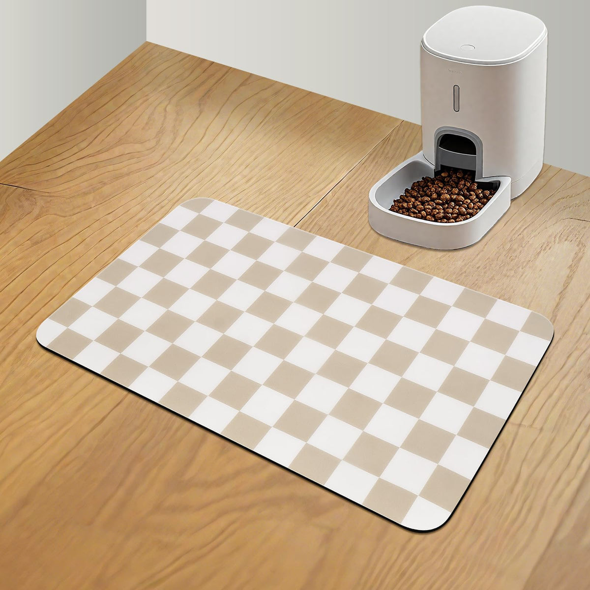 CooRug Tapis nourriture chien à carreaux, vue face, contenu pour éviter les déversements