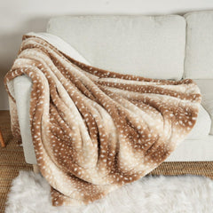 COZY KISS couverture imprimé cerf, douceur et anti-poils pour canapé et animaux.