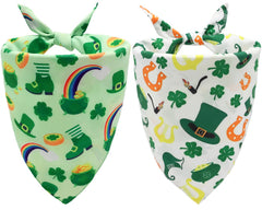 Bandana CozyHaus Saint-Patrick bleu et blanc sur chien, look festif