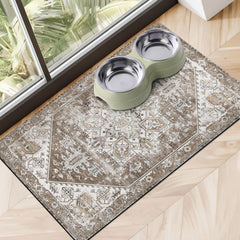 Tapis Cuslnox absorbant les éclaboussures de nourriture pour chien et garde le sol sec.