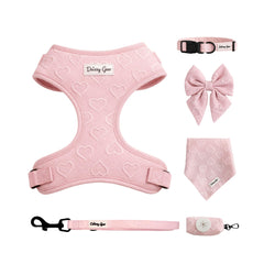 Harnais Daizzy Gear petit chien avec cœur rose jacquard, confort lors des promenades.