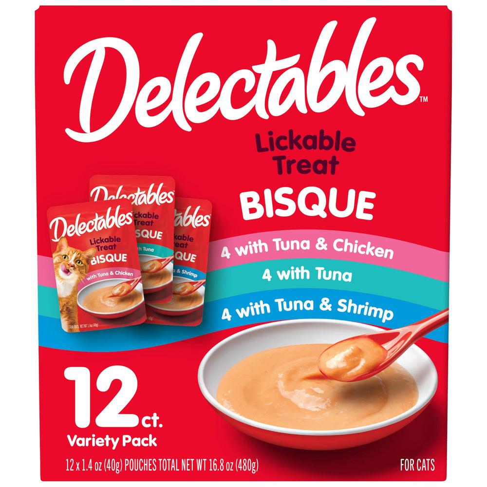 Chat dégustant la bisque Delectables à lécher, moment de plaisir et hydratation facile.