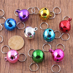 Grelots colorés DEVILMAYCARE pour chiots et chatons, plaisir sensoriel sans bruit excessif.