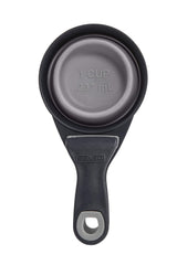 Dexas KlipScoop doseur d'une tasse prêt pour la ration.