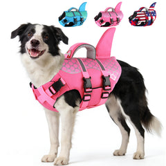 Dogcheer gilet de sauvetage pour chien avec fin-requin, design photogénique et sécurisant.