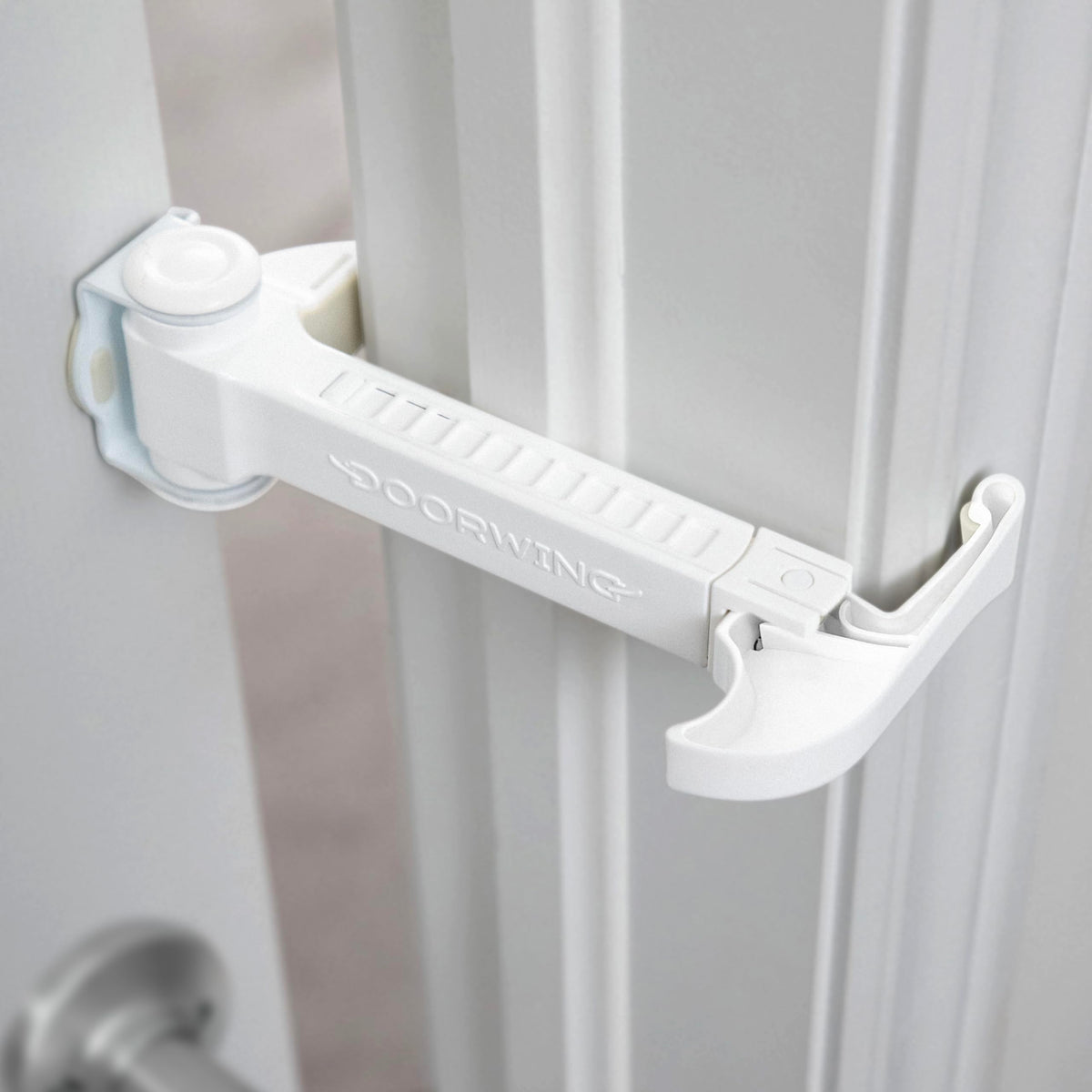 DOORWING verrou-porte-portable animaux: accès sûr sans dégâts sur la porte.