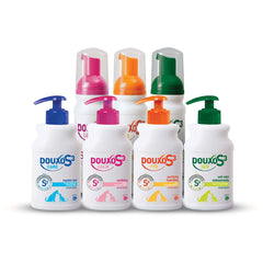 La mousse sans rinçage Douxo S3 pour animaux, utilisation facile.