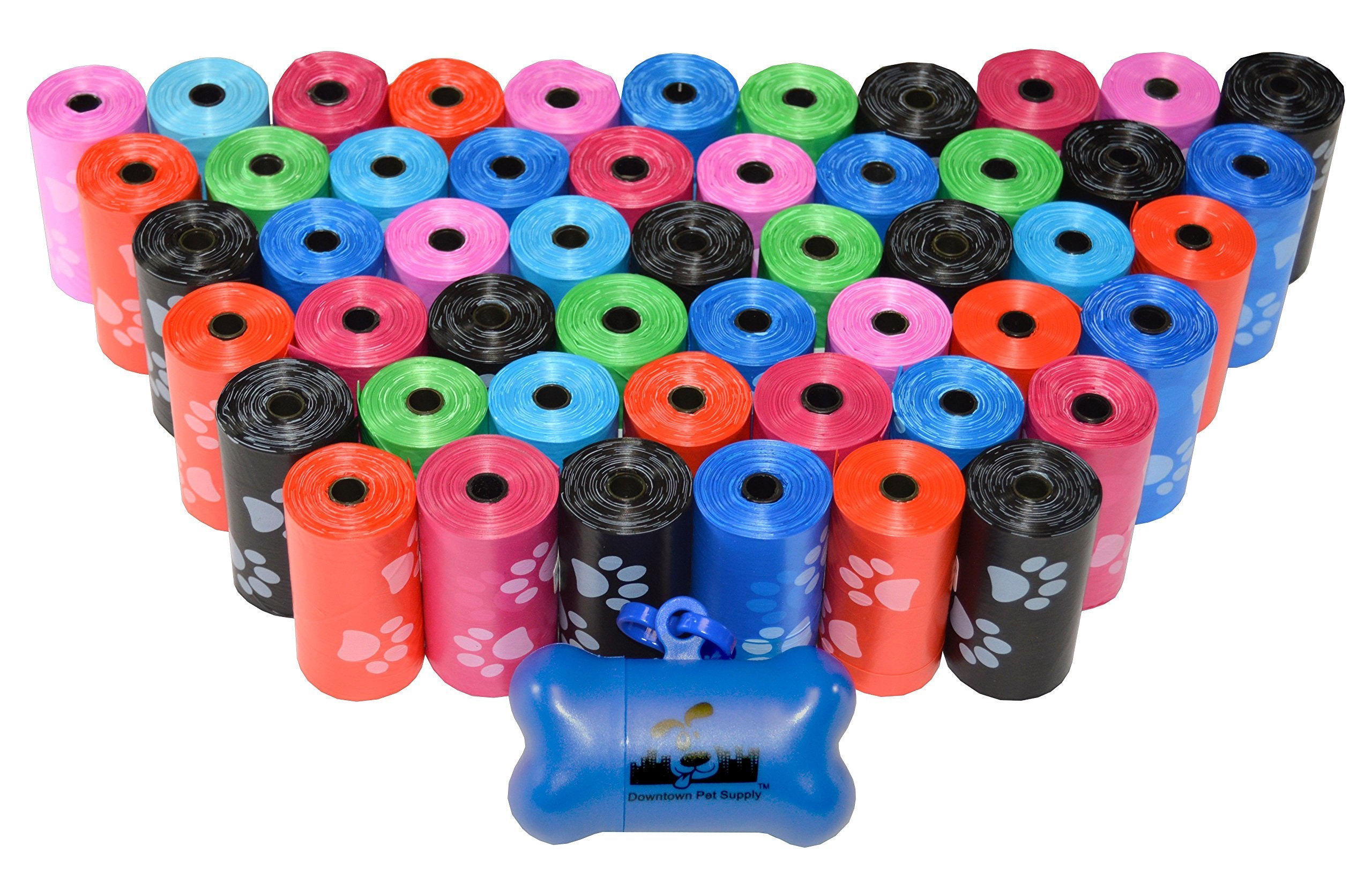 Distributeur Downtown Pet Supply avec sacs caca arc-en-ciel et motifs pattes, pratique lors des balades.
