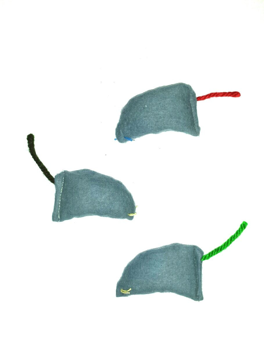 Souris catnip en peluche par Dr. A.C. Daniels, texture douce pour le jeu