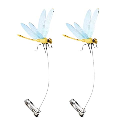 DRAGONFLY WINGMAN en clip, éloignant les taons lors d'une promenade en plein air.