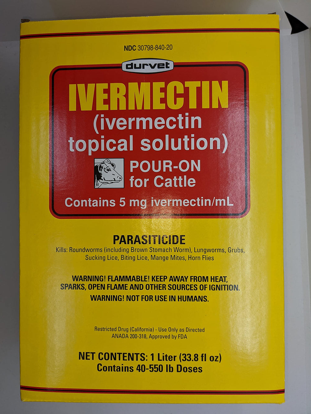 Durvet Ivermectin Pour-On appliqué sur la zone dorsale des bovins.