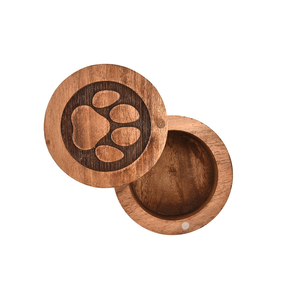 Détails gravés EDHAS acacia, artisanat unique et durable.