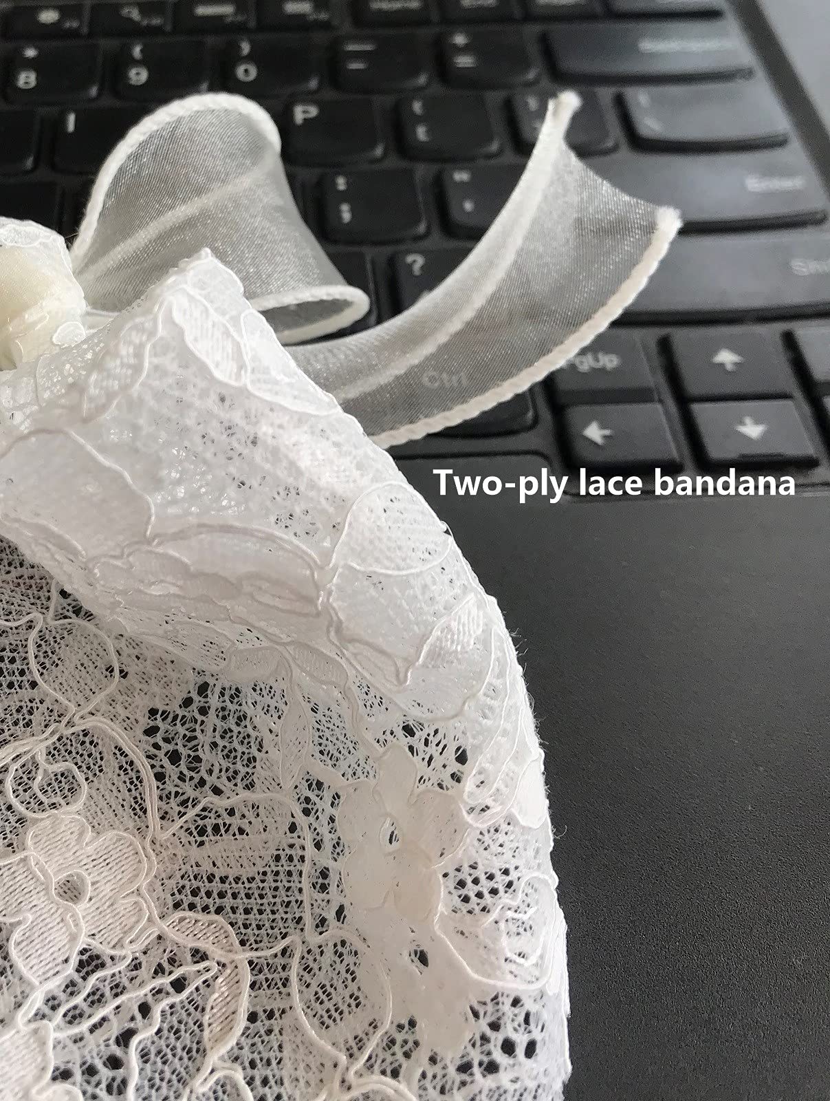 Dentelle blanche EechicSpace pour chien grand, look chic jour spécial.