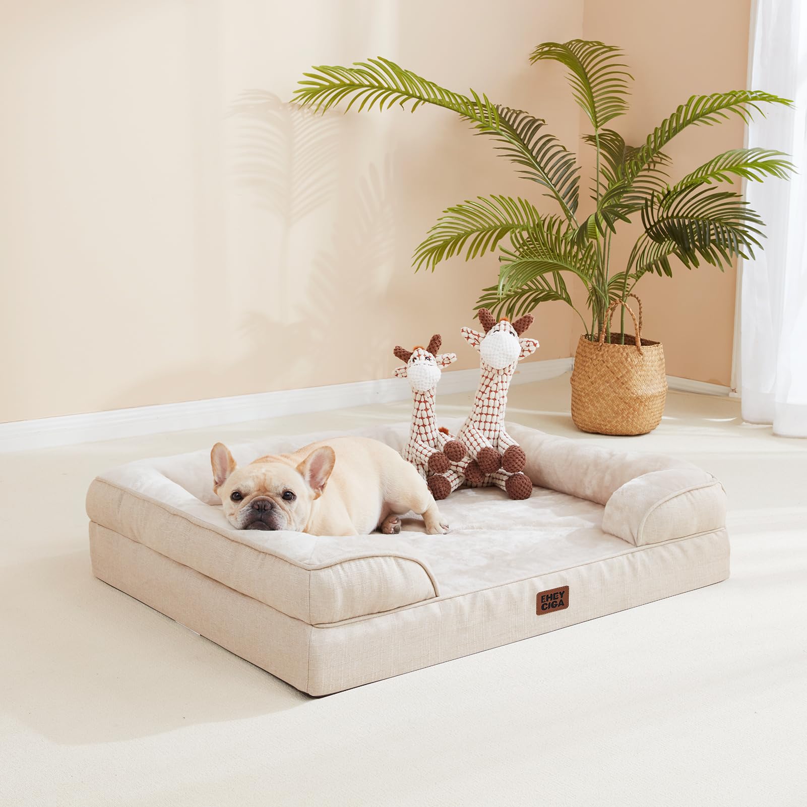 Surface en peluche douce EHEYCIGA pour des siestes confortables.
