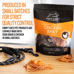 Tranches de poulet nature sans additifs, friandise simple et saine pour chien.