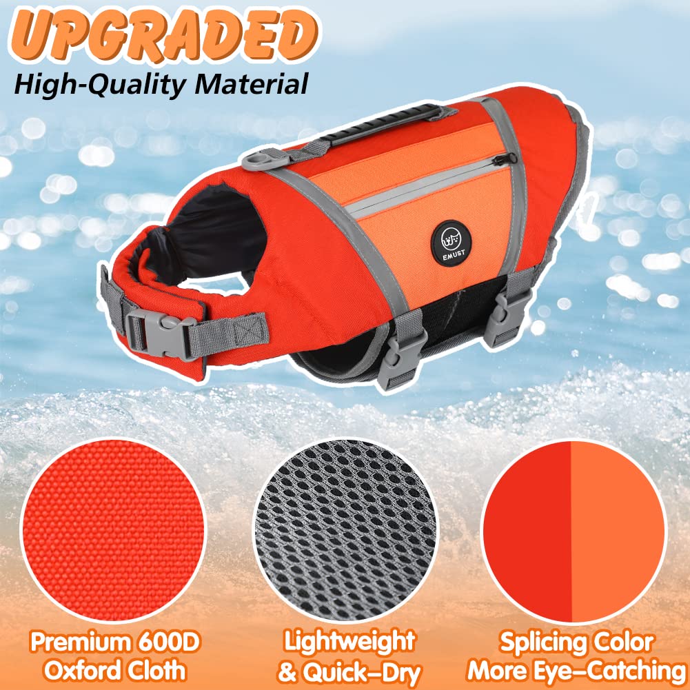 Gilet EMUST avec bandes réfléchissantes pour une visibilité accrue sur l’eau.