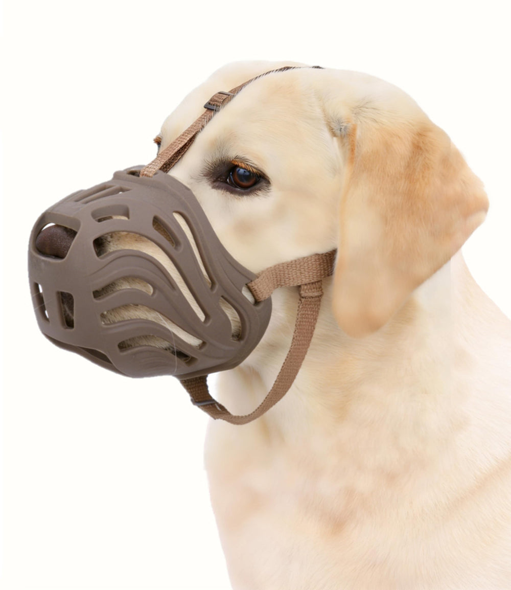 Muselière panier Eudemond en silicone pour grand chien, confort et respiration lors des promenades.